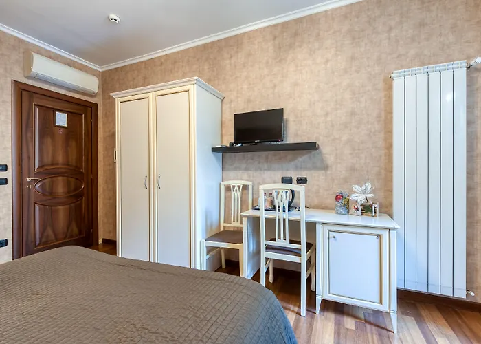 Vatican Plaza 4*